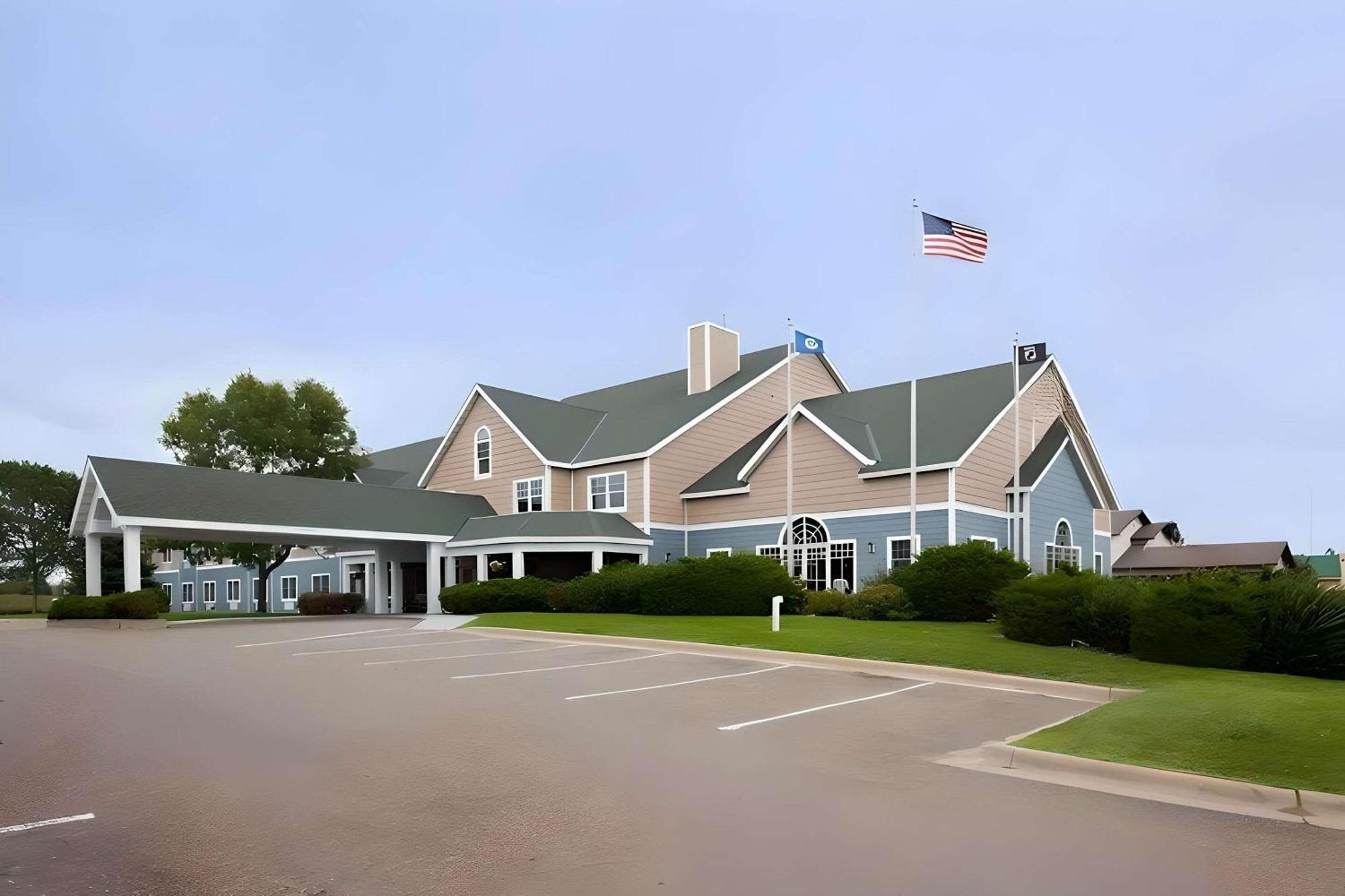 Quality Inn & Suites Stillwater Exterior photo