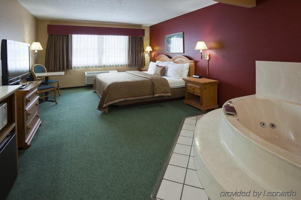 Quality Inn & Suites Stillwater Exterior photo